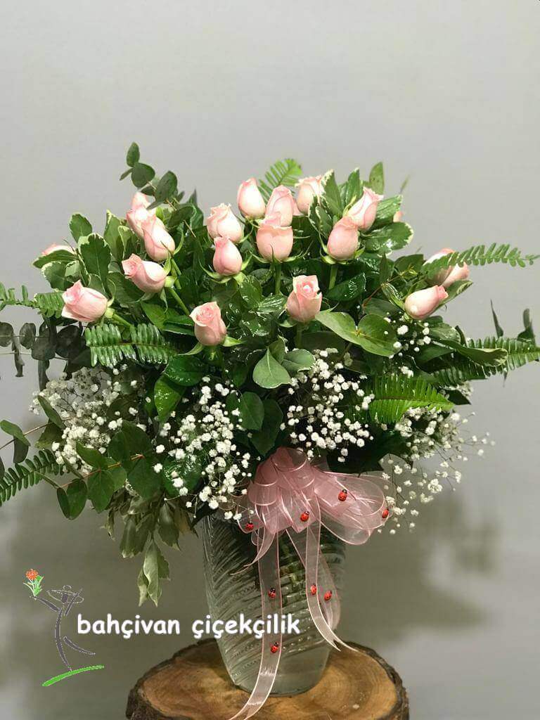 Cam Vazoda 21 Pembe Gül