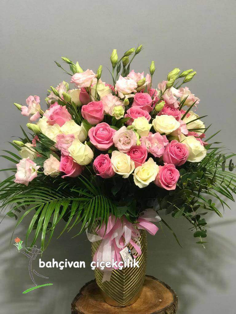 Gül ve Lisyantüs Aranjmanı