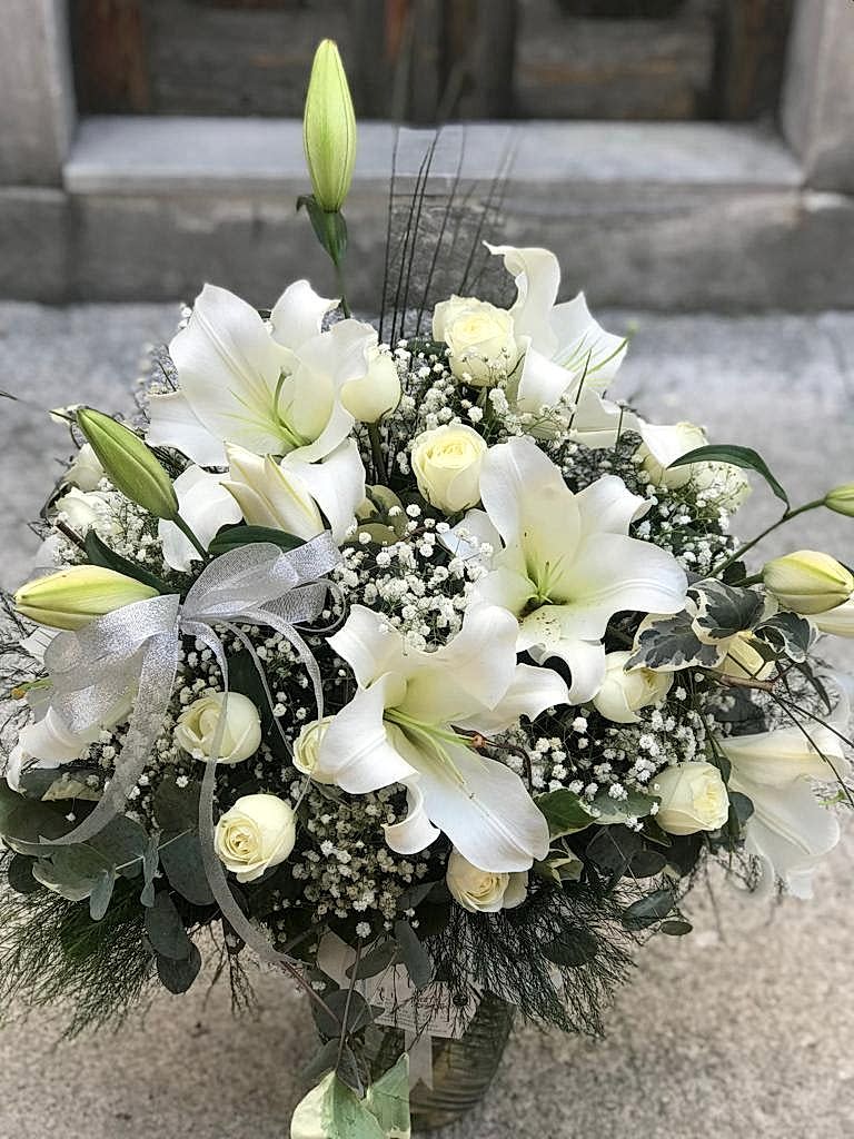 Beyaz G�ller ve Lilyumlar